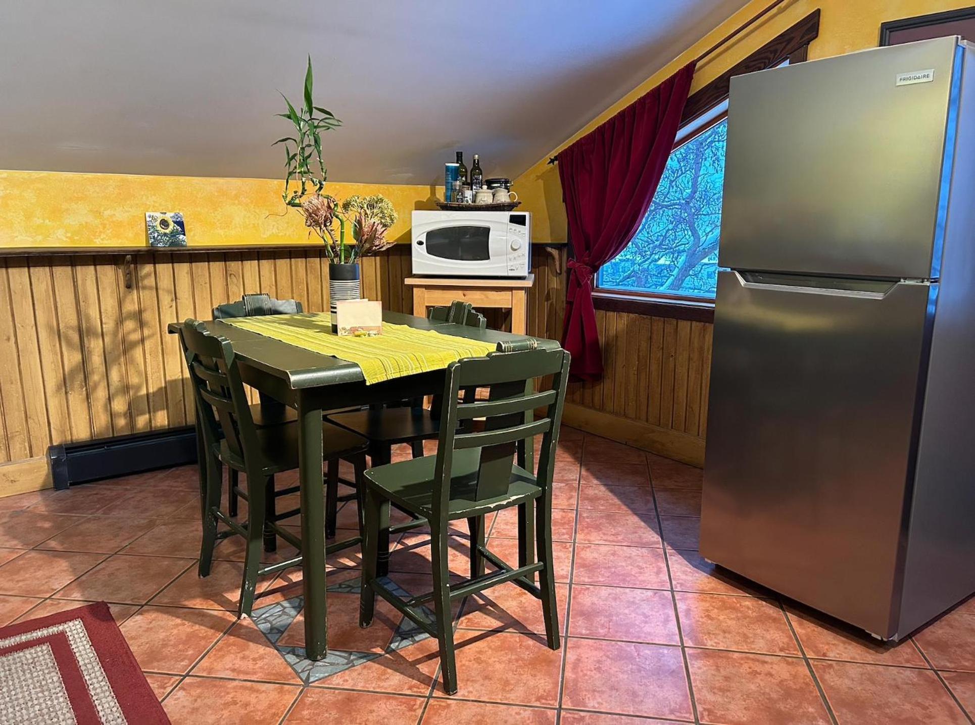 Mistisos Place Vacation Rentals Nelson Esterno foto
